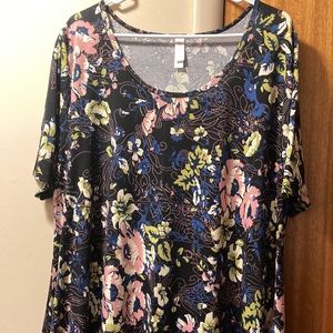 Lularoe perfect tee